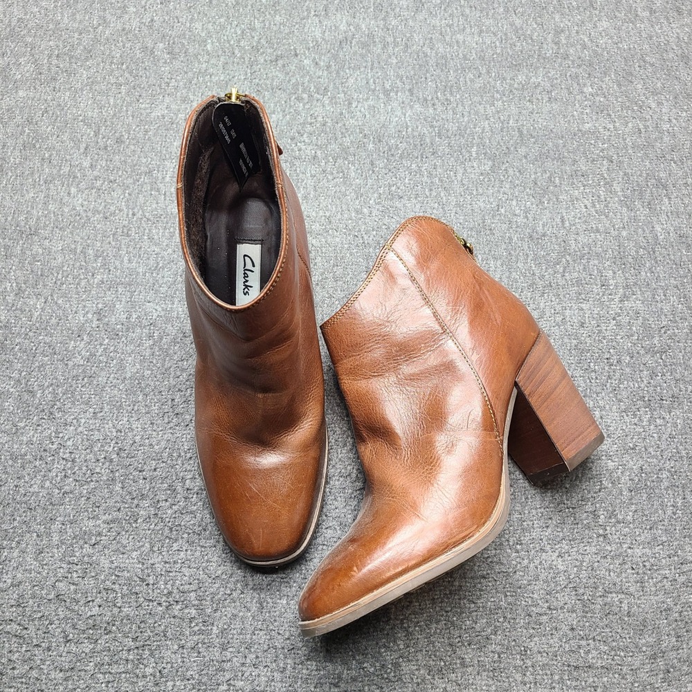 Clarks Lora Lana Ankle Boots Women 7 Tan Leather Excellent Block Heel Zip Up
